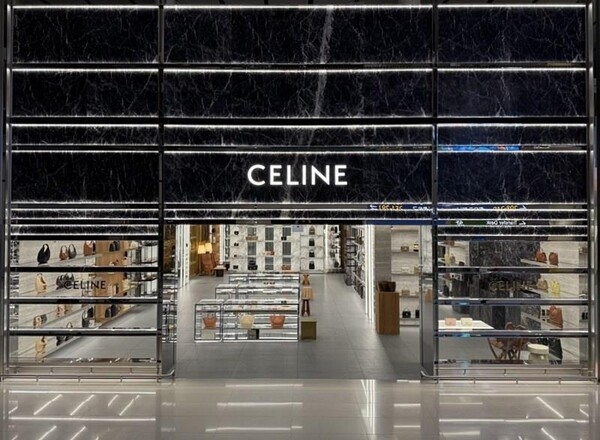 신세계면세점이 인천공항 2터미널점에 프랑스 럭셔리 브랜드 셀린느(CELINE) 남녀 복합 부티크를 열었다. [출처=신세계면세점]