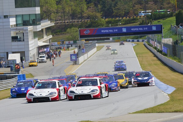 토요타 가주 레이싱 6000 클래스 개막전 결승 모습.[출처=슈퍼레이스]