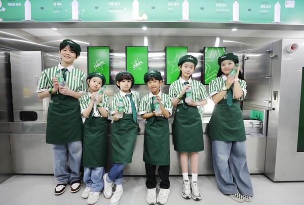 롯데칠성음료는 어린이 직업 체험 테마파크 서울 키자니아에 ‘칠성사이다 음료수 공장’을 15년 만에 전면 리뉴얼 오픈했다. [출처=롯데칠성음료]