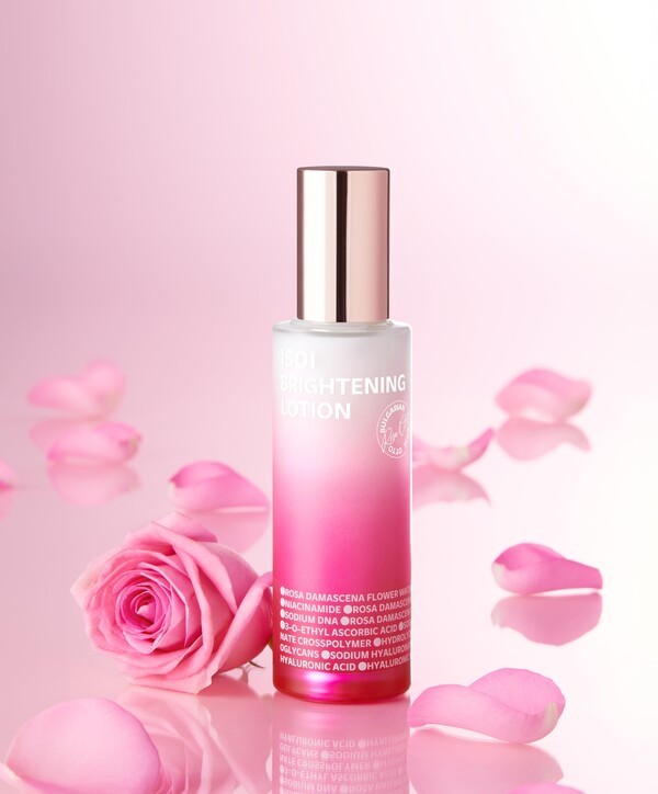 아이소이가 겉잡티·속잡티 케어부터 수분감까지 가득 채운 ‘브라이트닝 로션’을 출시한다. [출처=아이소이]