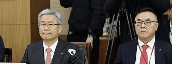 김동철 한국전력공사 사장(왼쪽)과 황주호 한국수력원자력 사장 [출처=연합]