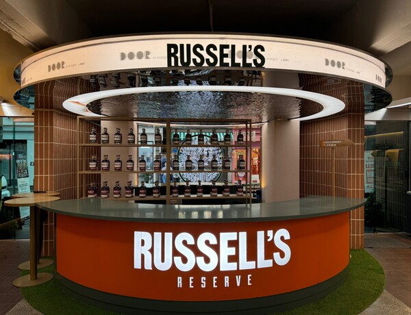 GS25도어투성수를 통해 국내외 최초로 진행된 '러셀 리저브' 팝업 스토어 이미지 [출처=GS25]