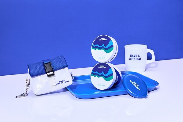 애경산업의 ‘AGE20’S’가 라이프스타일 편집숍 ‘나이스웨더’와 협업해 ‘AGE20’S 카밍 선팩트 X 나이스웨더 리미티드 에디션’을 출시했다. [출처=애경산업]