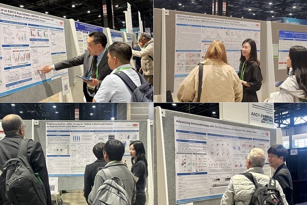 4월 25일부터 30일(현지시각)까지 미국 시카고에서 열린 '미국암연구학회(AACR 2025)'에서 한미약품 R&D센터 연구원들이 혁신 항암신약 연구 내용이 담긴 포스터를 토대로 참석자들에게 설명하고 있다. [출처=한미약품]