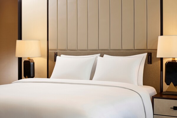 파르나스호텔이 독자 브랜드인 ‘파르나스호텔 컬렉션’의 두 번째 제품군으로 프리미엄 침구 라인을 13일 공식 출시했다. [출처=파르나스호텔]