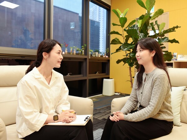 삼성바이오에피스 임직원이 사내 전문 심리상담사에게 심리 상담을 받고 있다. [출처=삼성바이오에피스]