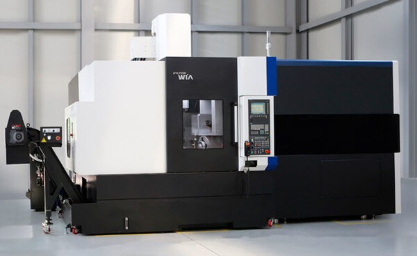 3D프린터를 결합한 위아공작기계의 차세대 금속 가공기 [출처=위아공작기계]