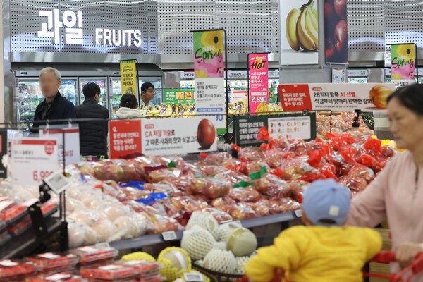 농식품부가 전국 단위 농산물 할인 지원을 시작한다. [출처=연합뉴스]