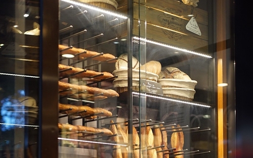 ▶ 대기업 프랜차이즈 제과점의 골목상권 진입을 제한하는 상생협약 만료일이 2주 앞으로 다가오면서 규제 완화 및 연장 여부에 업계 이목이 쏠리고 있다. [제공=픽사베이]