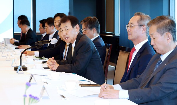 26일 여의도 63빌딩에서 열린 상반기 한국거래소 회원사 간담회에 앞서 정은보 한국거래소 이사장이 인사말을 하고있다.  [출처= 한국거래소]