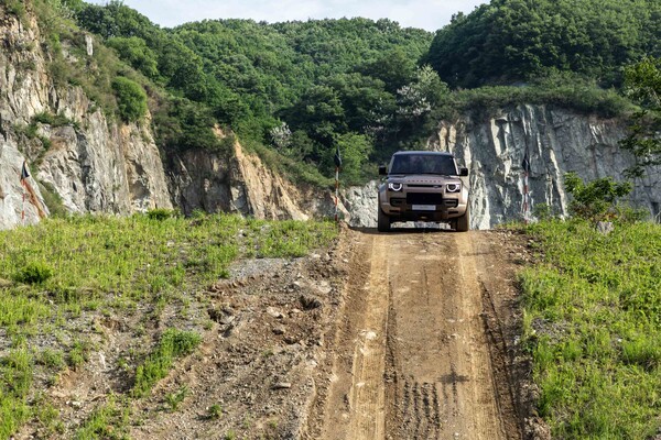 올 뉴 디펜더 OCTA [출처=박성호 기자]