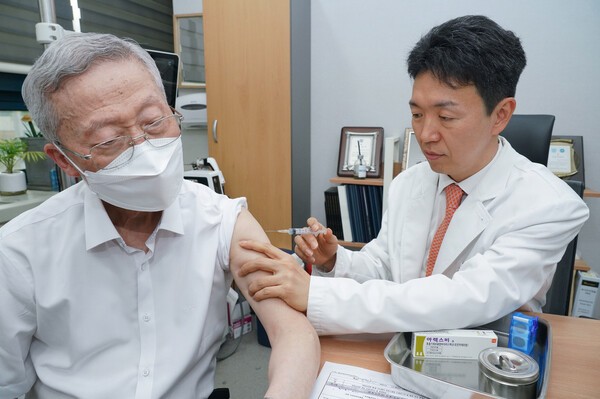 한국GSK의 호흡기세포융합바이러스(Respiratory Syncytial Virus, 이하 RSV) 백신 아렉스비 접종이 시작됐다. [출처=한국GSK]