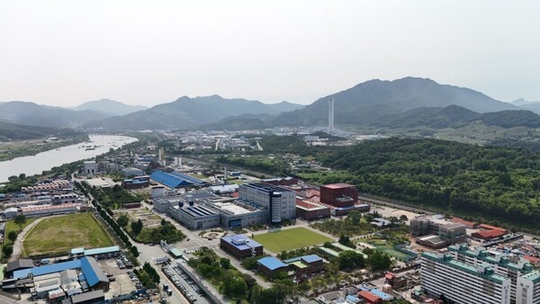 코스모신소재 전경. [출처=코스모신소재]