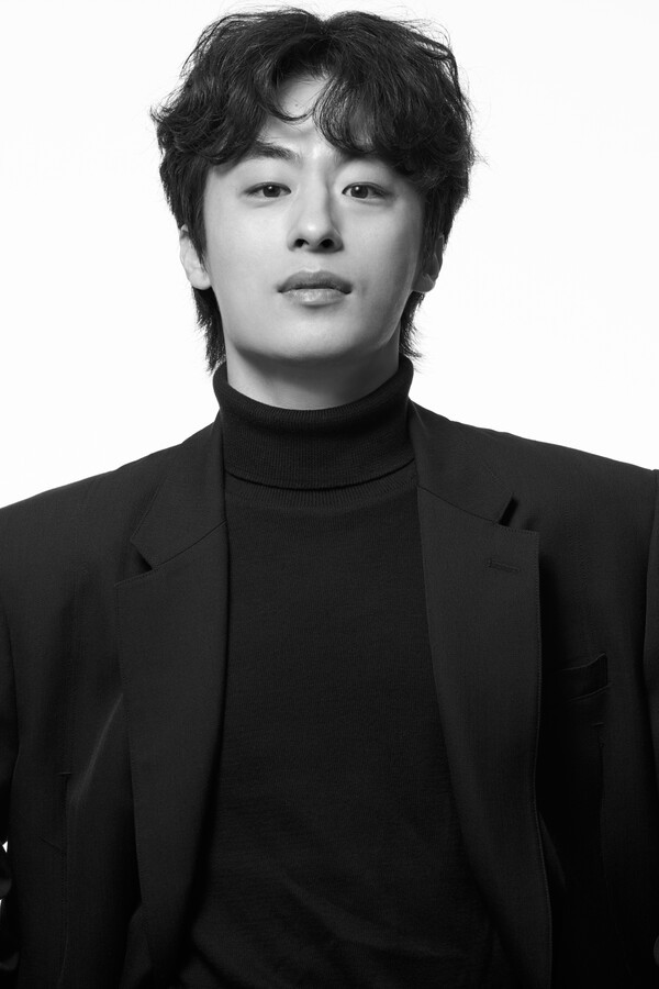 배우 구교환이 감독으로서 씨네큐브 개관 25주년 기념 영화 제작에 참여한다. [출처=태광그룹]