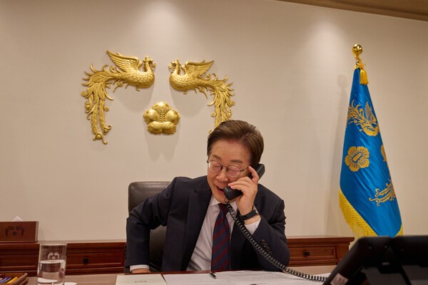 이재명 대통령이 10일 서울 용산 대통령실에서 시진핑 중국 국가주석과 전화 통화를 하고 있다. [출처= 대통령실]