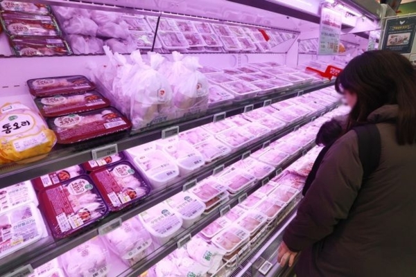 브라질에서 발생한 고병원성 조류인플루엔자(AI) 여파로 중단됐던 브라질산 닭고기 수입이 이르면 이달 중 재개될 전망이다. [출처=연합]