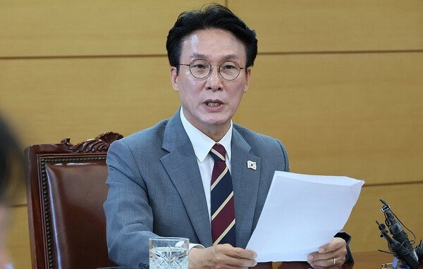 김민석 총리 후보자는 지난 10일 기자간담회에서 "이재명 대통령이 현충원 행사 후 시장 방문과 라면값 언급은 우발적인 것이 아니다"라며 "직장인들의 점심값 등 물가 문제가 매우 고통스럽다는 것을 잘 알고 있다"고 강조했다. [출처=연합]