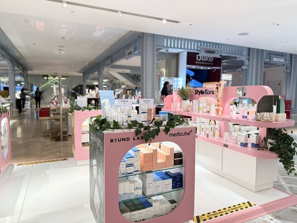 글로벌 뷰티 기업 에이피알이 영국과 프랑스 등 유럽 주요 시장 내 판매 증가에 힘입어 현지 유통사 통한 판로 확대 등 관련 시장 영향력 강화에 박차를 가한다. [출처=에이피알]