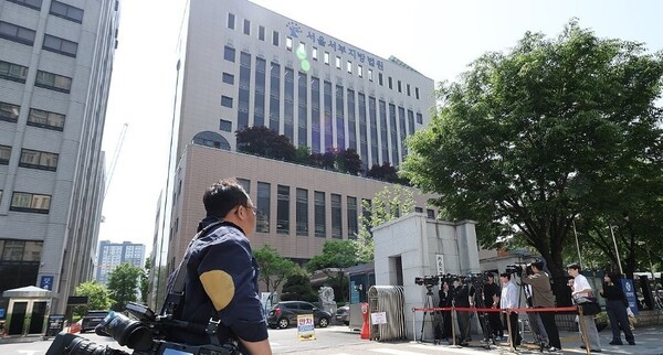 김동환 빙그레 대표이사 사장이 음주 소란 사건으로 항소심 재판에 출석해 다시 한번 반성과 사과의 뜻을 내비쳤다. 서울서부지방법원 전경. [출처=연합뉴스]