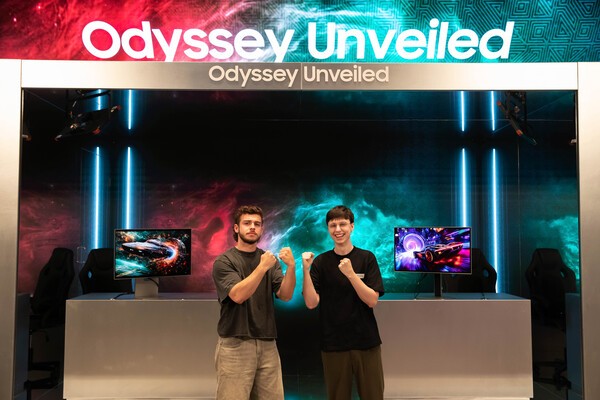 삼성전자 '오디세이 언베일드 2025(Odyssey Unveiled 2025)' 행사에서 인기 스트리머 '캐드렐(Caedrel)'과 '조지 클라키(George Clarkey)'가 삼성 오디세이 3D와 오디세이 OLED G8 모니터로 게임을 즐기며 팬들과 소통하는 시간을 가졌다. [출처=삼성전자]