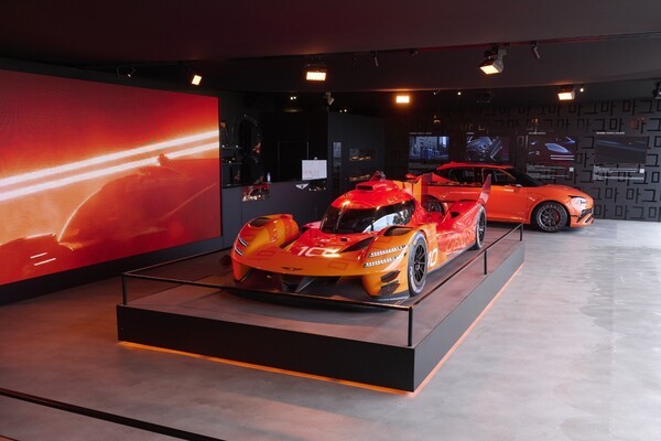 르망 24시 현장 제조사 빌리지(Manufacturer Village)에 마련된 제네시스 전시 부스의 모습 [출처=제네시스]