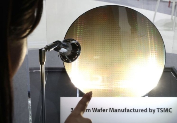 ▶ 반도체 웨이퍼. [출처=연합]