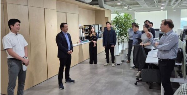 호세 무뇨스 사장이 자신의 SNS에 개재한 사진 [출처=링크드인]