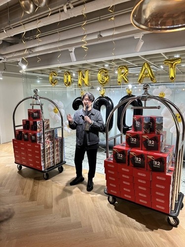 '스텔라 블레이드' 300만장 판매 기념하는 시프트업. [출처=연합]