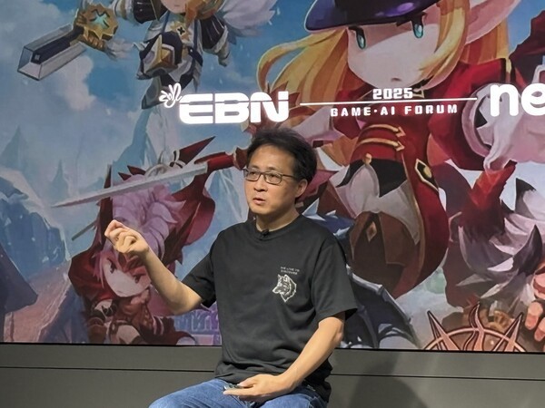 박성범 넷마블 AI&Tech Lab 팀장이 19일 서울 서초구 호반파크 1관 2층 스튜디오에서 열린 EBN '게임산업, AI 입다' 포럼에서 발표에 나서고 있다. [출처=권영석 기자] 