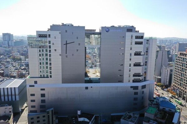 애경그룹 지주사 AK홀딩스는 자사 부동산 계열사인 에이엠플러스자산개발이 보유하고 있는 서울 성수동 오피스에 대해 토지신탁의 수익권 매매계약을 체결했다고 20일 공시했다. [출처=애경산업]