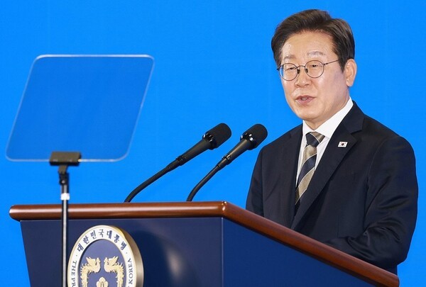 20일 울산전시컨벤션센터에서 열린 울산 AI 데이터센터 출범식에 참석한 이재명 대통령이 격려사를 하고 있다.[제공=연합]