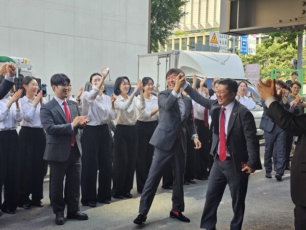 HDC현대산업개발이 지난 22일 ‘용산구 정비창 전면1구역 재개발사업 시공사 선정총회’에서 시공사로 최종 선정됐다.[출처=HDC현대산업개발]