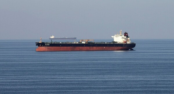 호르무즈 해협 지나는 유조선. [출처=연합]