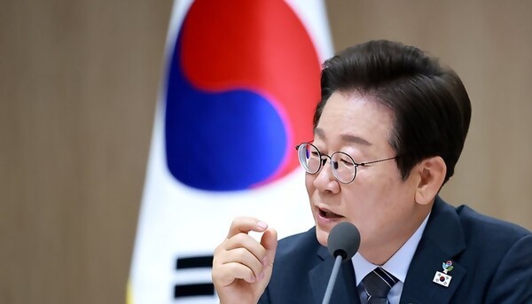 국무회의에서 발언하고 있는 이재명 대통령.[출처=연합]