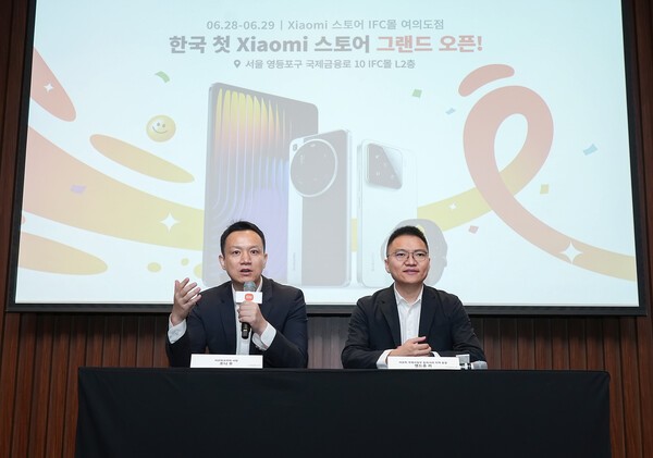 (왼쪽) 조니 우 샤오미코리아 사장과 앤드류 리 샤오미 국제사업부 동아시아 지역 총괄이 질문에 답변하고 있다.[출처=샤오미코리아]