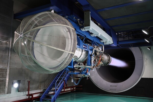 한화에어로스페이스 창원1사업장에서 F414 엔진의 시운전 테스트가 진행 중이다. [출처=한화에어로스페이스]