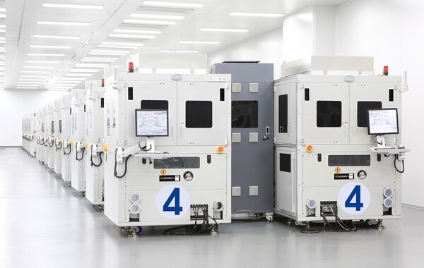 HBM4 전용 장비 TC 본더 4(TC BONDER 4) [출처=한미반도체]