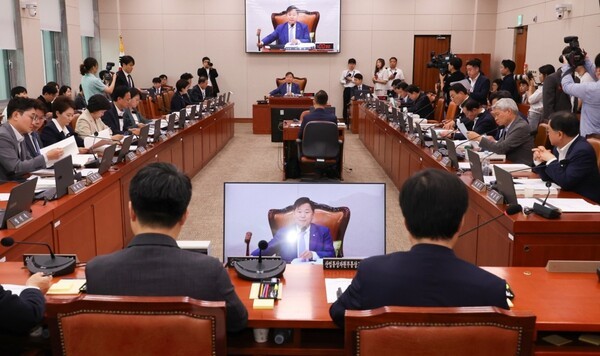 4일 서울 여의도 국회에서 열린 산업통상자원중소벤처기업위원회 전체회의 [출처=연합]