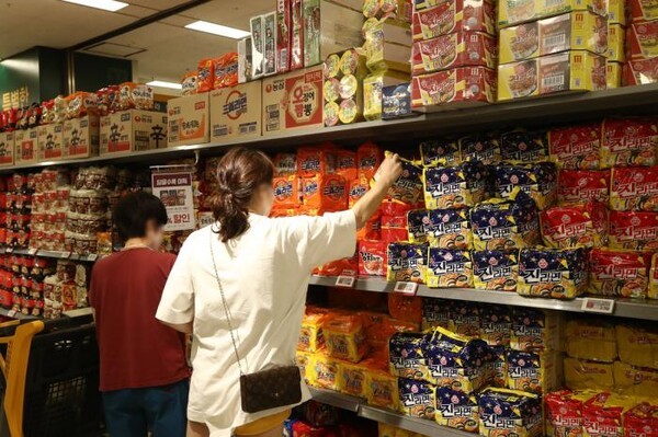 식품·유통업계가 가공식품 물가 안정을 위해 대규모 할인 행사를 진행하기로 했다. [출처=연합뉴스]