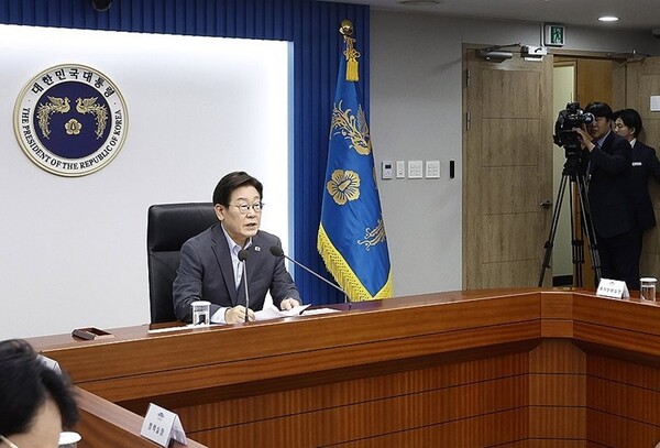 미국의 상호관세 적용 예고 시점이 3주 앞으로 다가오면서, 이 대통령의 고심은 더욱 깊어지고 있다.[출처=연합]