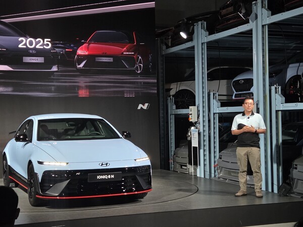 김주원 N 사업전략팀장이 아이오닉 6 N에 대해 설명하는 모습 [출처=박성호 기자]