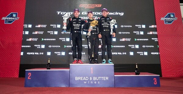 서한GP의 (왼쪽부터)장현진, 정의철, 김중근이 포디엄에 올랐다. [출처=슈퍼레이스]