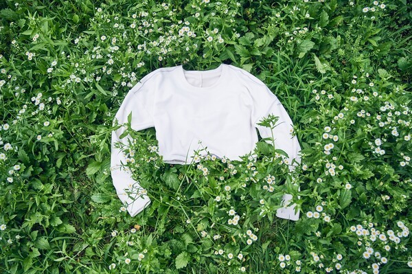 효성티앤씨의 리사이클 원사 리젠으로 만든 상의 [출처=효성]