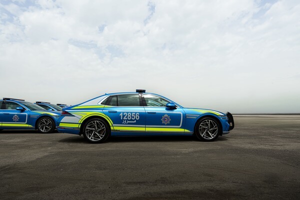 쿠웨이트 내무부 행사 운영용으로 맞춤 제작된 제네시스 G90 [출처=제네시스]