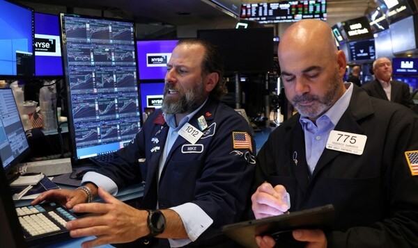 뉴욕 증권거래소 트레이더들의 모습. [출처=연합]