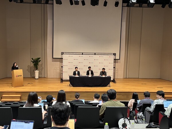 서울 마곡 사옥에서 열린 '차세대 디지털키 솔루션' 기자간담회에서 LG이노텍 관계자들이 질의 응답에 임하고 있다. [출처=권영석 기자]