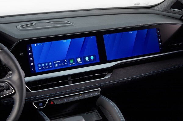 그랑콜레오스의 오픈R 파노라마 스크린. [출처= 르노코리아]