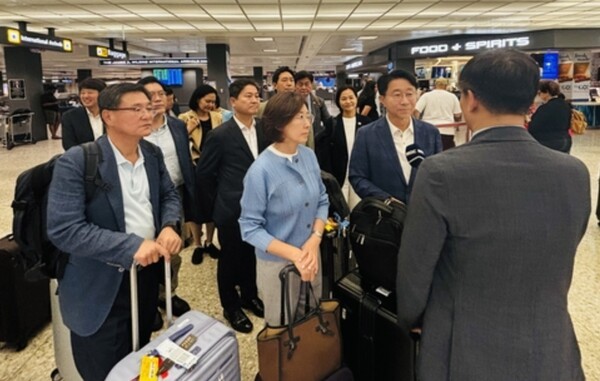 워싱턴DC 인근 덜레스국제공항에 도착한 한미의원연맹 [출처=연합]