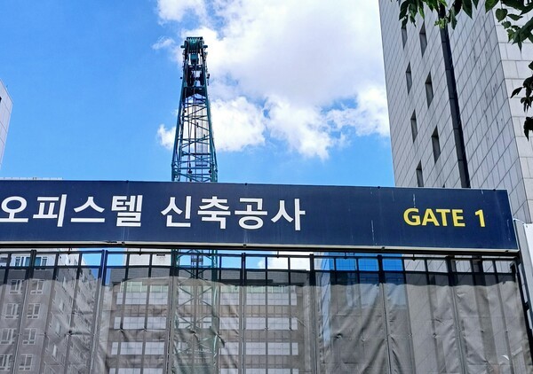 정부는 최근 민간임대주택 공급 활성화를 위해 오피스텔 등 준주택 대상 임대 의무 기간을 6년으로 완화한 단기 등록 임대주택을 도입했다. 사진은 서울의 한 오피스텔 전축 현장.[출처=ebn]