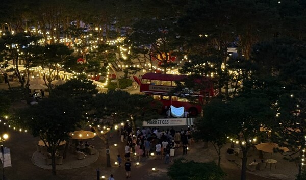 강원도 켄싱턴리조트 설악비치는 ‘마켓 033’ 나이트마켓을 통해 지역 소상공인과 관광객이 함께하는 야간 문화 플랫폼을 조성, 로컬 경제 활성화에 기여하고 있다. [출처=켄싱턴호텔앤리조트]